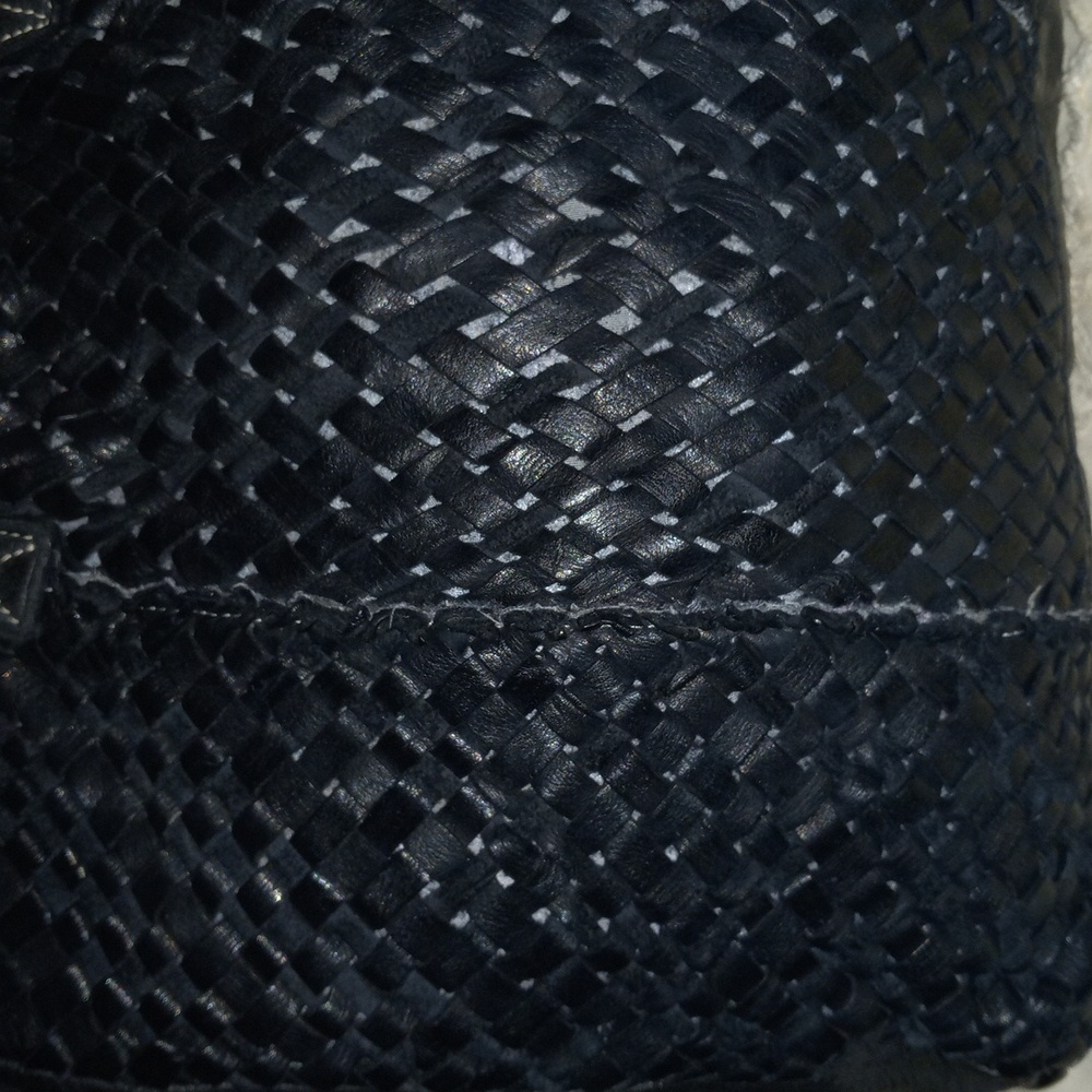Leather Black Pebbled Weaved Shoulder Bag Purse - Picture 14 of 16